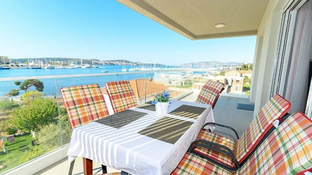 Seaside Luxury Apartment Trogir