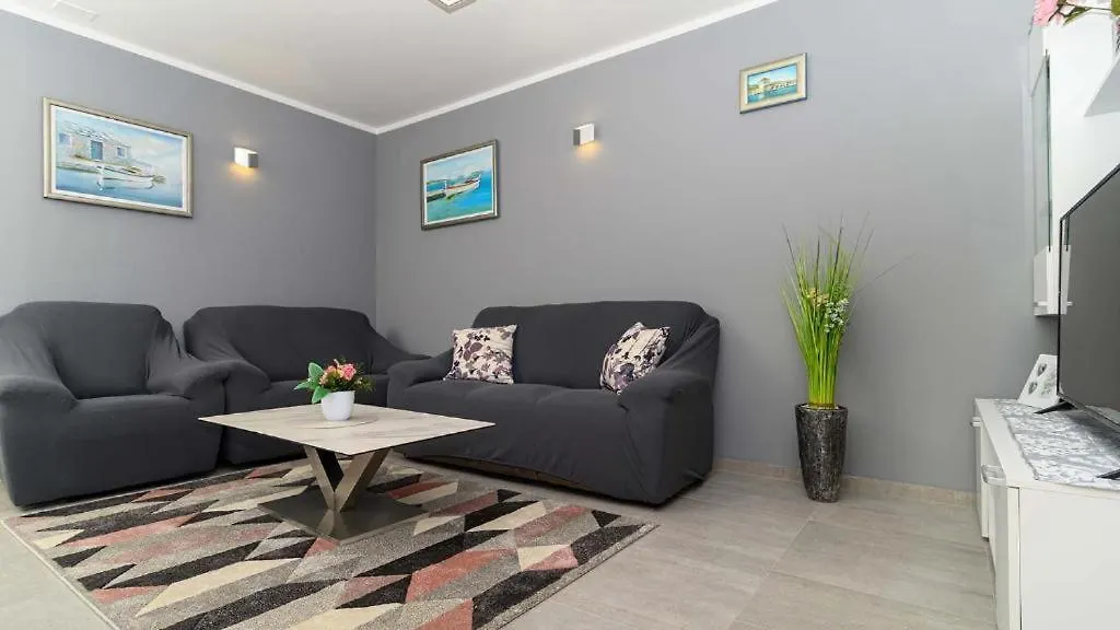 Seaside Luxury Apartment טרוגיר 0*,  קרואטיה